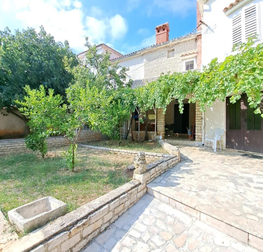 Villa Giulia Лижнян Экстерьер фото